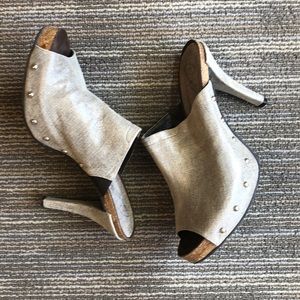 Donald Pliner platform slide